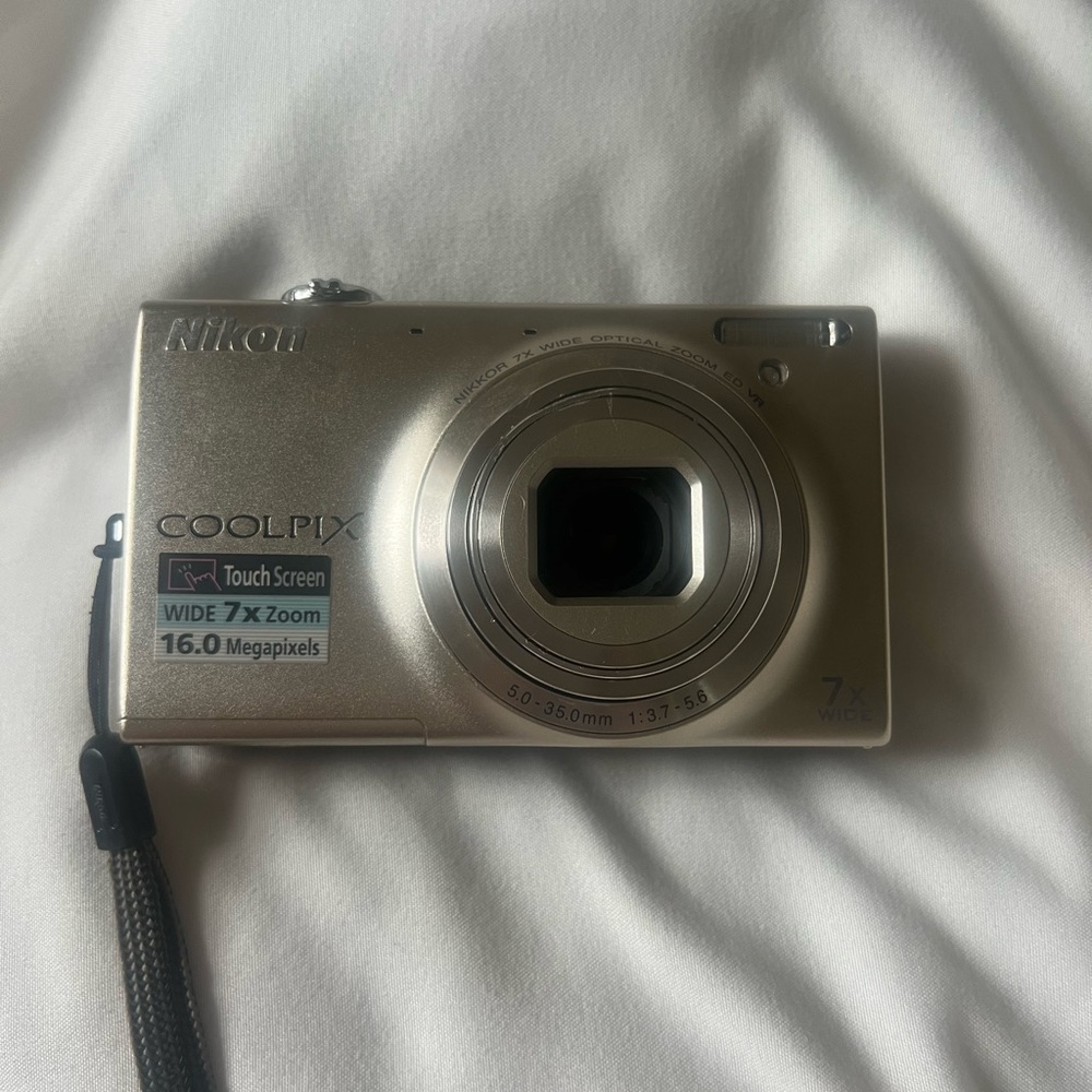 Nikon Coolpix s6100